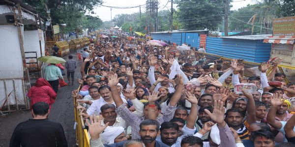 मप्र: नागपंचमी पर 24 घण्टे में 8 लाख 66 हजार 390 भक्तों ने किए नागचंद्रेश्वर के दर्शन