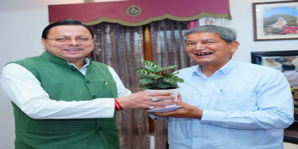(फ़ोटो) हरीश रावत ने मुख्यमंत्री से की भेंट