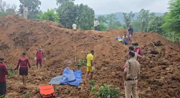 कोरबा में कुआं धंसने की घटना, 26 घंटे बाद 3 शव निकाले गए