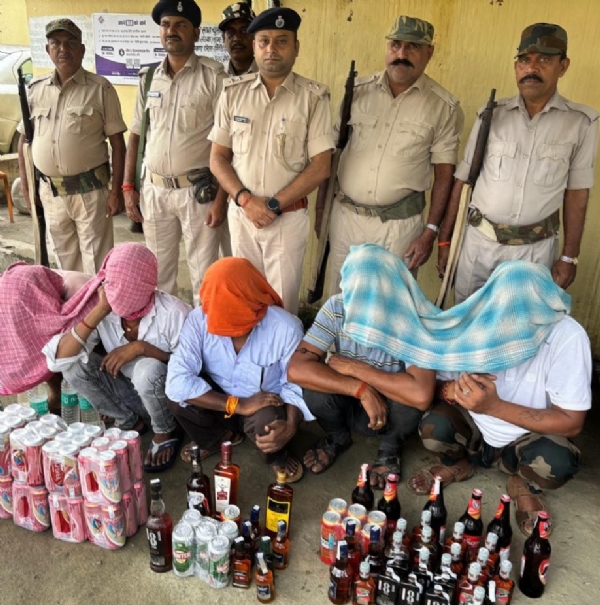 जब्त शराब और आरोपित