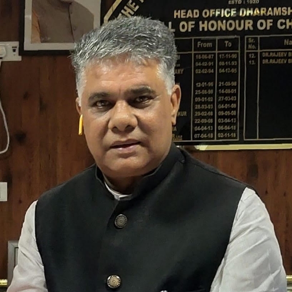 सांसद डॉ राजीव भारद्वाज।