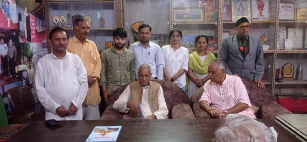 वात्सल्य वाटिका के  भ्रमण पर चंपत राय