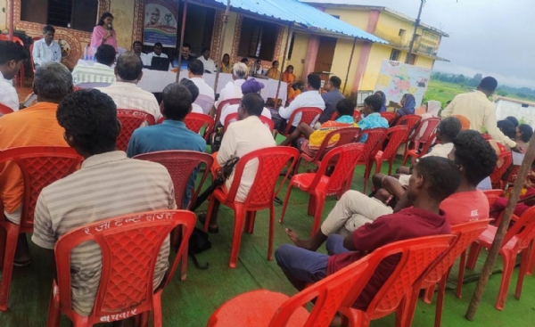 ग्राम हरगवां में किया गया विशेष शिविर का आयोजन