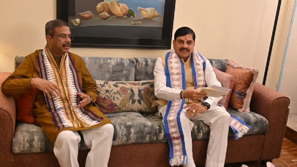 केंद्रीय शिक्षा मंत्री धर्मेंद्र प्रधान से मिले मुख्यमंत्री डॉ. मोहन यादव