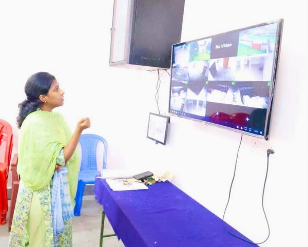 जिला निर्वाचन पदाधिकारी ने किया ईवीएम वेयर हाउस का निरीक्षण