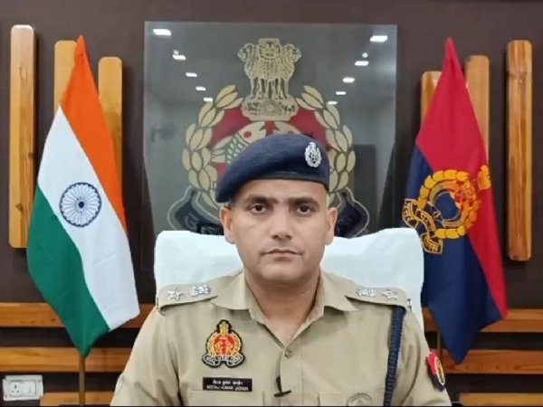 संडीला व बेहटा गोकुल इंस्पेक्टर लाइन हाजिर, कोतवाली देहात, कछौना, पिहानी के थाना प्रभारी बदले