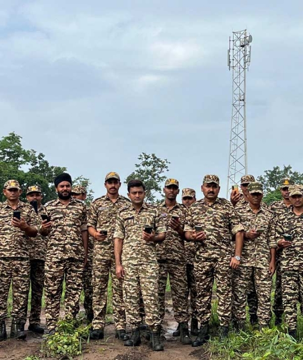 गोलाकोंडा कैंप में लगाया गया मोबाइल टावर