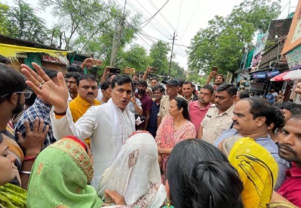 आक्रोशित हुए हितग्राही, कांग्रेस ने लगाया भ्रष्टाचार का आरोप