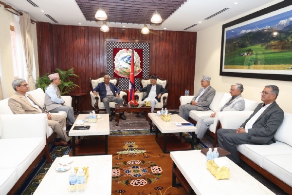 नेपाल के सत्तारूढ़ गठबंधन की बैठक