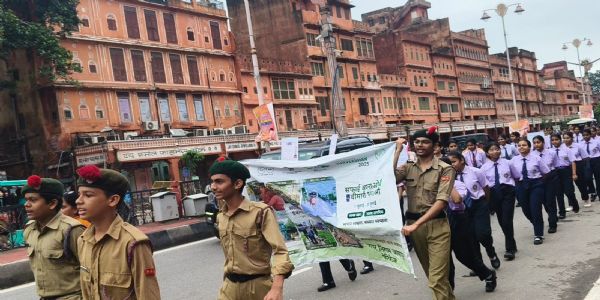 सफाई अपनाओ—बीमारी भगाओ अभियान: पांच सौ से अधिक छात्रों ने रैली निकाल आमजन को दिया स्वच्छता का संदेश