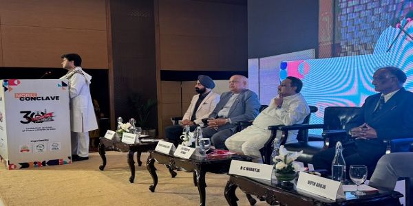 अमेरिकी टैरिफ के बावजूद भारत का दूरसंचार निर्यात प्रतिस्पर्धी बना रहेगाः सिंधिया