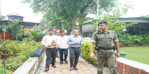 निरीक्षण में उपायुक्त ने दिया नागरिक सुविधाओं को बेहतर बनाने का निर्देश