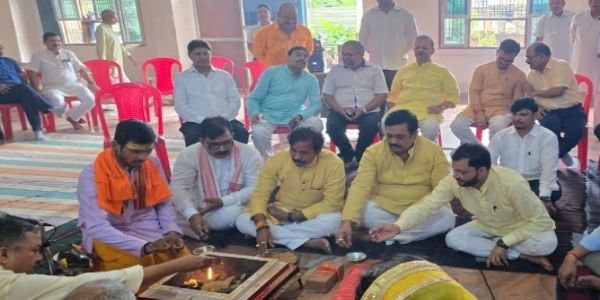 महामना छात्रावास के निर्माण के लिए मंत्री अनिल राजभर ने किया भूमि पूजन