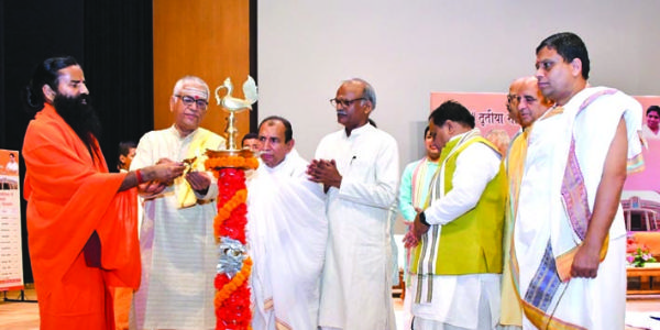 सनातन परंपरा ही भारत का भविष्य: स्वामी रामदेव