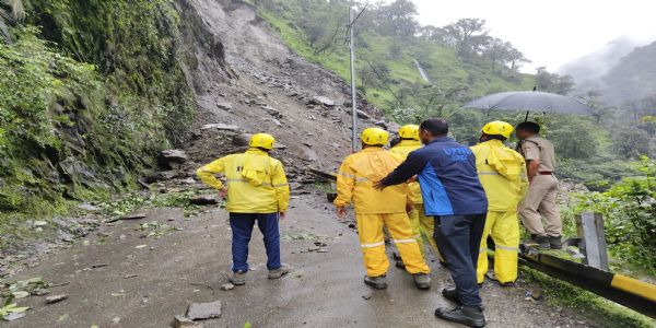प्रदेश के नौ जिलों में भारी बारिश का अलर्ट, केदारनाथ मार्ग में फंसे यात्रियों को निकाला जा रहा