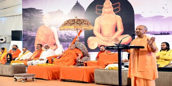 गुलामी के युग में भी भक्ति और शक्ति से तुलसीदास ने जाग्रत रखी जनचेतनाः सीएम योगी