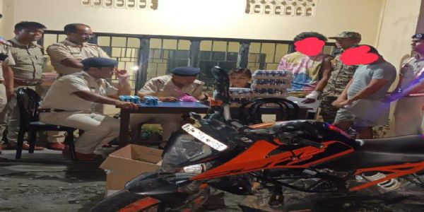 प्रतिबंधित मादक पदार्थ के साथ दो गिरफ्तार