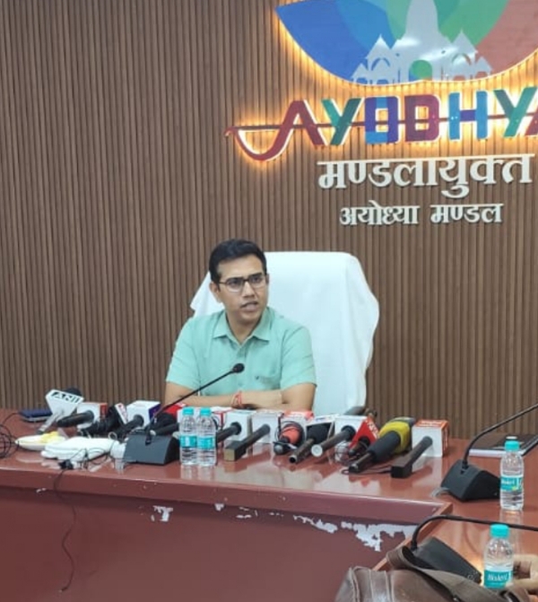 नवागत मंडलायुक्त राजेश कुमार की पहली प्रेस वार्ता, विकास और जनकल्याण को बताया प्राथमिकता