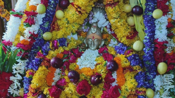 देवगुरू बृहस्पति भगवान का श्रृंगार