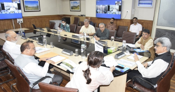 मुख्य सचिव ने राष्ट्रव्यापी युवा कनेक्ट कार्यक्रम के लिए जम्मू-कश्मीर के विश्वविद्यालयों की तैयारियों की समीक्षा की