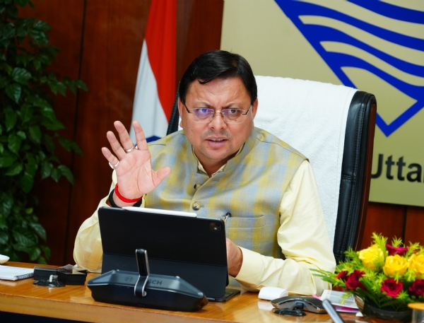 मुख्यमंत्री पुष्कर सिंह धामी  गुरुवार को सचिवालय में खाद्य विभाग की समीक्षा करते।