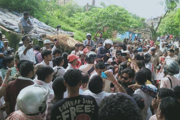 बिरसा समाधि स्‍थल की तस्‍वीर
