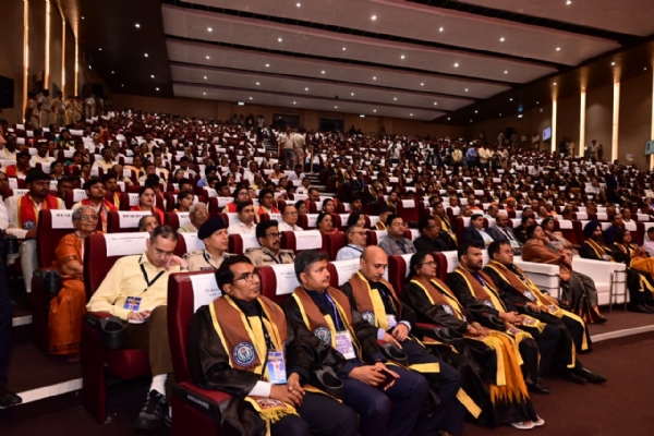 कार्यक्रम में उपस्थित लोग