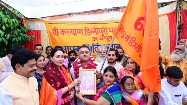 कल्याण जी पदयात्रा: रिमझिम फुहारों के बीच शाही लवाजमे के साथ रवाना हुई लक्खी पदयात्रा