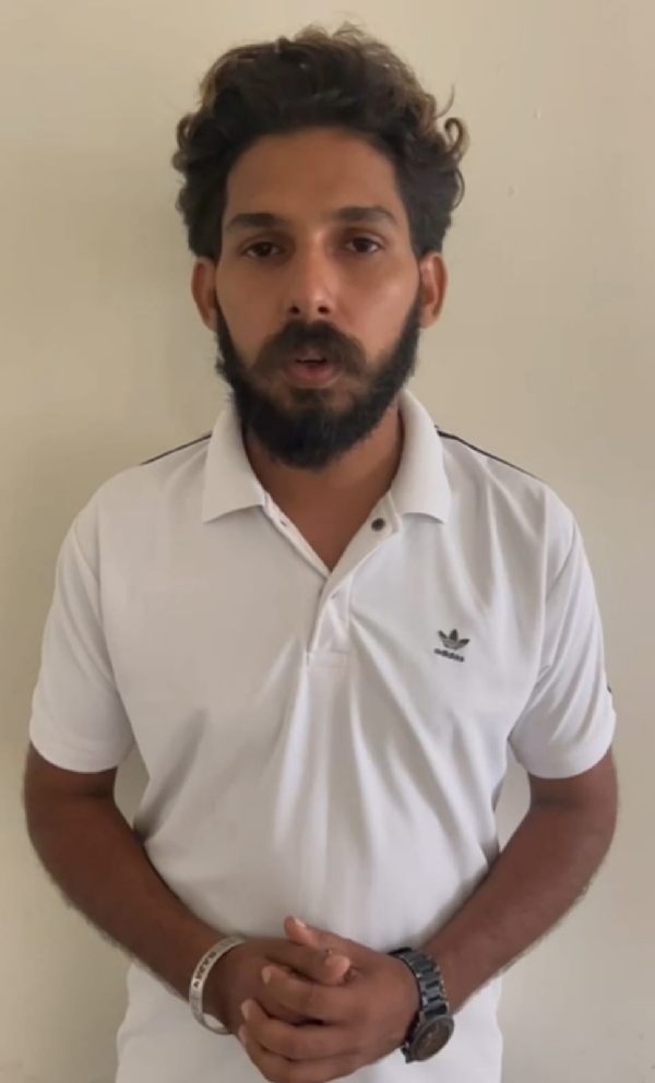 फतेहाबाद। मामले बारे जानकारी देते शिकायतकर्ता राजन।