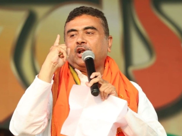 ममता बनर्जी पर चुनाव आयोग प्रक्रिया में दखल देने का आरोप