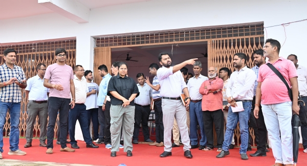 निरीक्षण करते डीसी