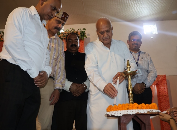 कार्यशाला का शुभारंभ करते हुए कृषि मंत्री।