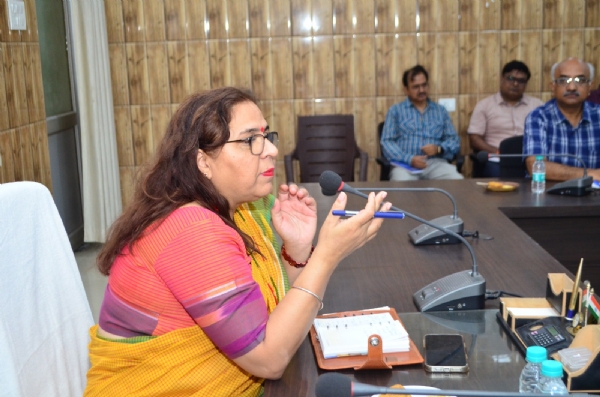 शैक्षिक सत्र की तैयारी को लेकर कुलपति प्रो. पूनम टंडन की अध्यक्षता में महत्वपूर्ण बैठक संपन्न*