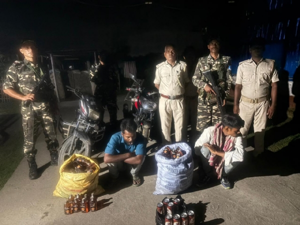 अररिया फोटो:एसएसबी जवानों  ने शराब किया जब्त