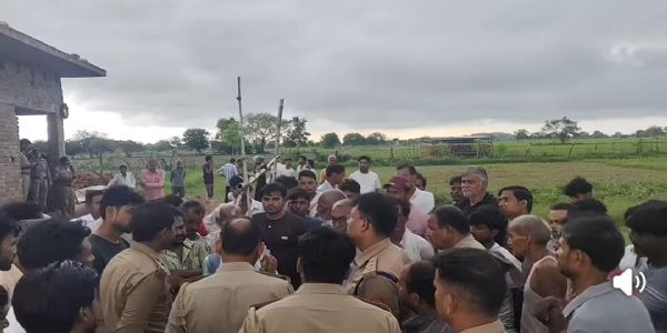 दिनदहाड़े नलकूप पर सोते समय अधेड़ किसान की हत्या