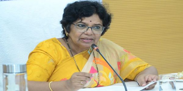 राष्ट्रीय महिला आयोग अध्यक्ष ने की महिला सशक्तीकरण योजनाओं की समीक्षा