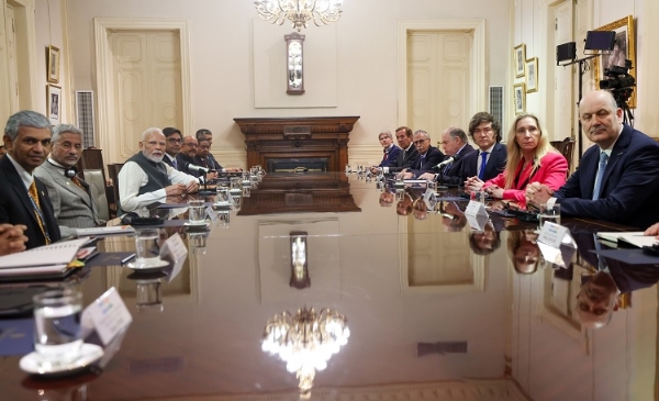 प्रधानमंत्री नरेन्द्र मोदी और अर्जेंटीना के राष्ट्रपति जेवियर माईली के बीच प्रतिनिधिमंडल स्तर की वार्ता