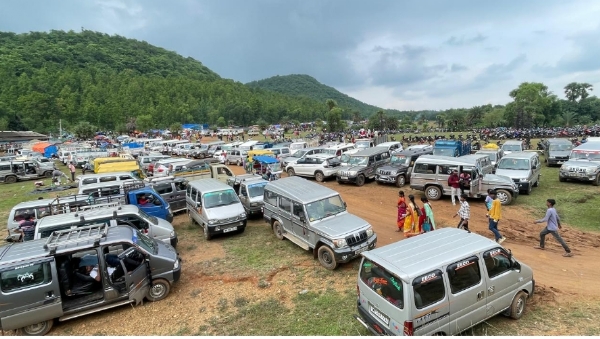 कान्हाईश्वर पहाड़ पर उमड़ा आस्था का सैलाब