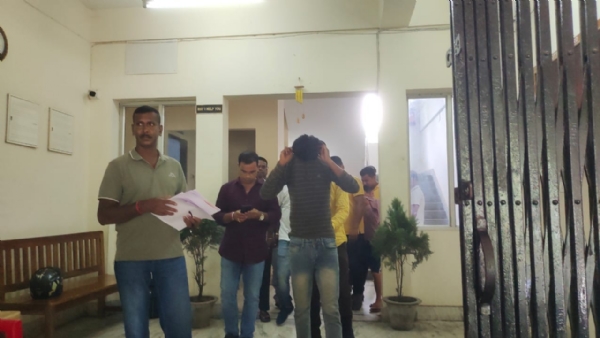 प्रतिबंधित कफ सिरप के साथ युवक गिरफ्तार