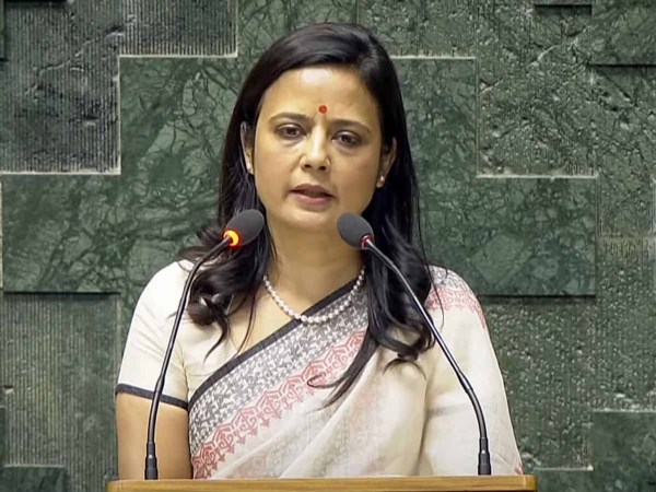 एस आईआर  को महुआ मोइत्रा ने सुप्रीम कोर्ट में  दी चुनौती