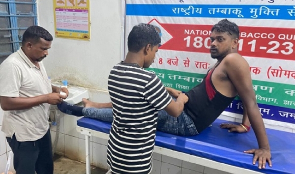 सड़क दुघर्टना में घायल