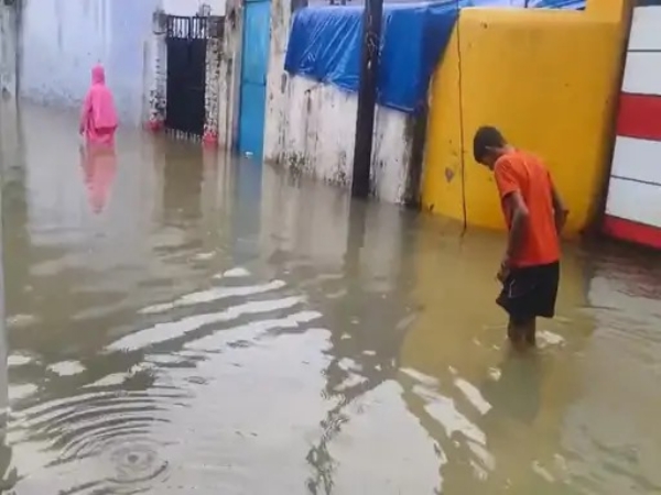 कोरबा में लोगों के घरों में घुसा नाली का गंदा पानी, बारिश से जलभराव, कई वार्डों के लोग परेशान; रात भर जागने को मजबूर