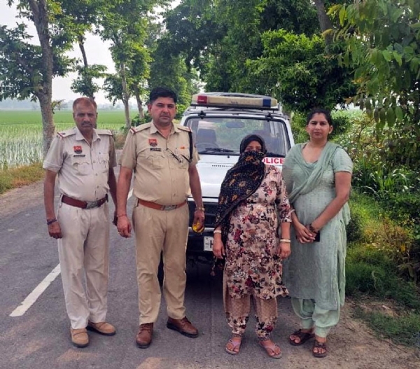 फतेहाबाद। हेरोइन सहित गिरफ्तार महिला।