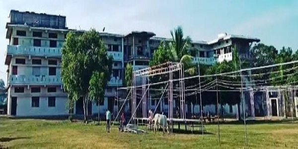 हरदा : आदिवासी बच्चों के लिए छात्रावास आज भी दिवास्वप्न बना