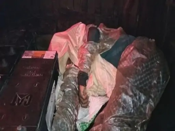 कोरबा : पिकअप ने बाइक सवारों को रौंदा, 2 की मौत, 1 गंभीर...:सड़क पर बैठे मवेशी से बिगड़ा था पिकअप का बैलेंस