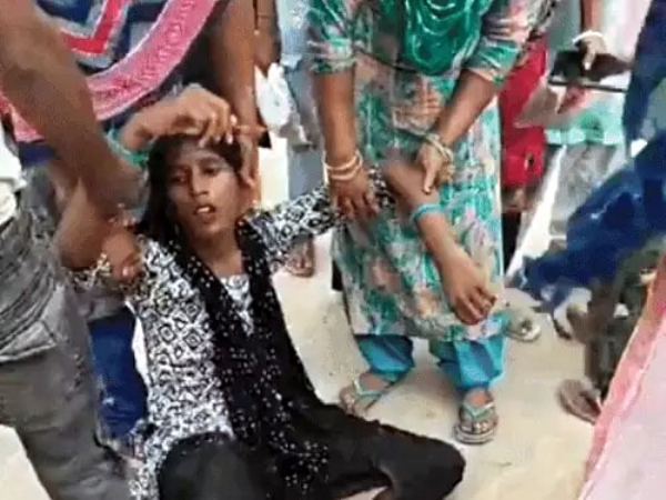 मृतक की पत्नी और परिजन