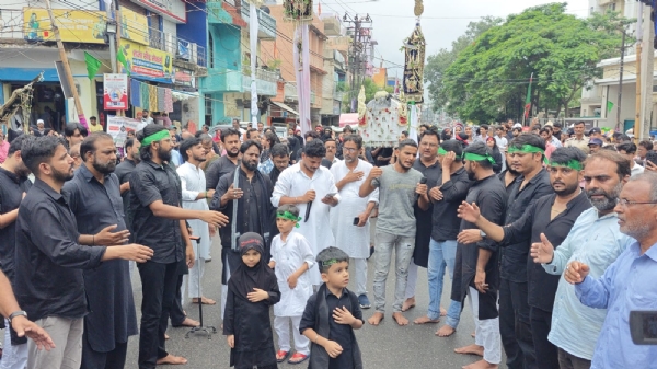 जुलूस की तस्वीर