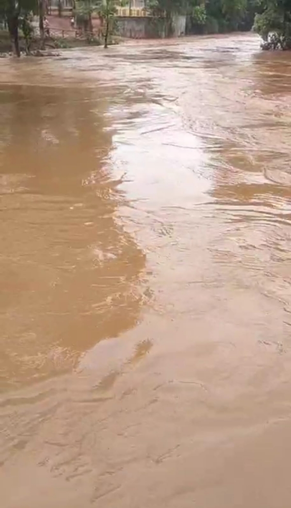 दस घंटे की झमाझम बारिश से अम्बिकापुर बेहाल