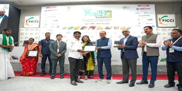 फिक्की में लोगों को संबोधित करते हुए शिवराज सिंह चौहान
