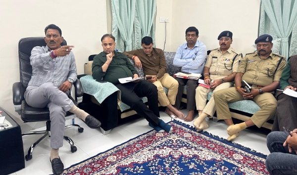 सिंगापुर टाउनशिप रेलवे अंडर ब्रिज को लेकर बैठक